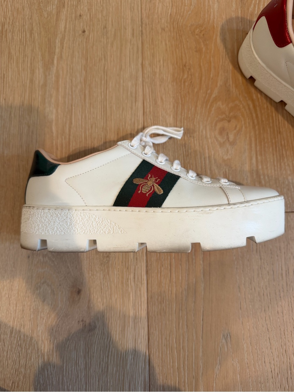 Gucci Women’s Sneakers - Picture 2 of 4